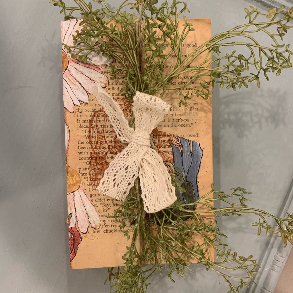 Small Floral Bookstack - Picture 2 of 5